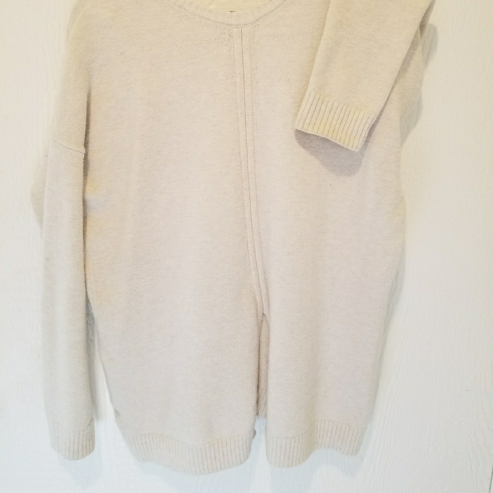 Hinge V Neck Sweater With Split Lower Back - image 5